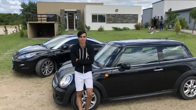 Santiago Lopez untung besar dari peretasan - tanpa melanggar hukum.