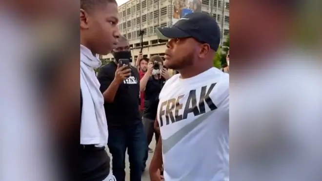 كيرتس هايز: الرجل وراء نداء التظاهر السلمي الذي حرك أمريكا