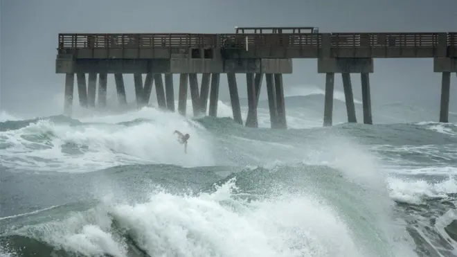 ህቦብላ ኢሳይያስ ኣብ ሰሜን ካሮሊናን ደቡባዊ ምዕራብ ዊልሚንግቶንን ጉድኣት ኣውሪዱ