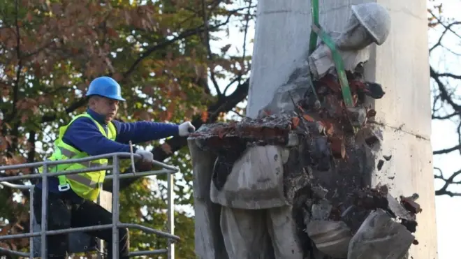 Снос памятника в в Глубчице