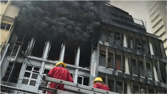 Di Lagos state Emergency Management service (LASEMA) say dem don dey try to control di fire