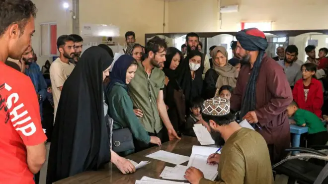 ایران: ۹۳۰ کودک به همراه ۶۵۰ خانواده افغان در تهران شناسایی و اخراج شده‌اند