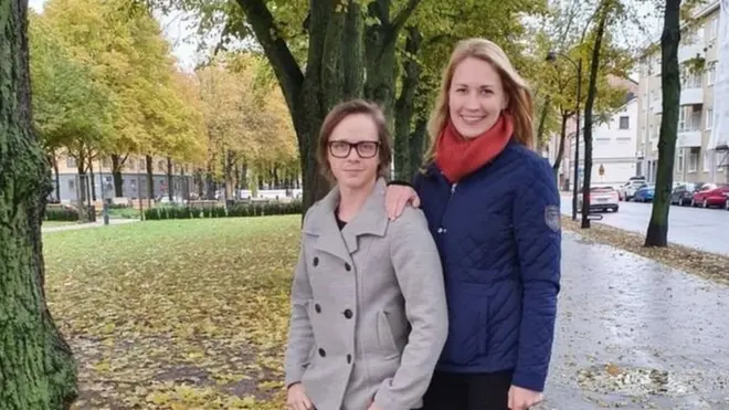 روبرت وصديقته السابقة