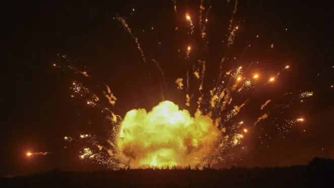 Пожежа і детонація боєприпасів на військових складах у Вінницькій області