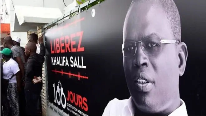 Le maire de Dakar et ses sept coaccusés comparaissent pour une affaire de détournement présumé de fonds publics.