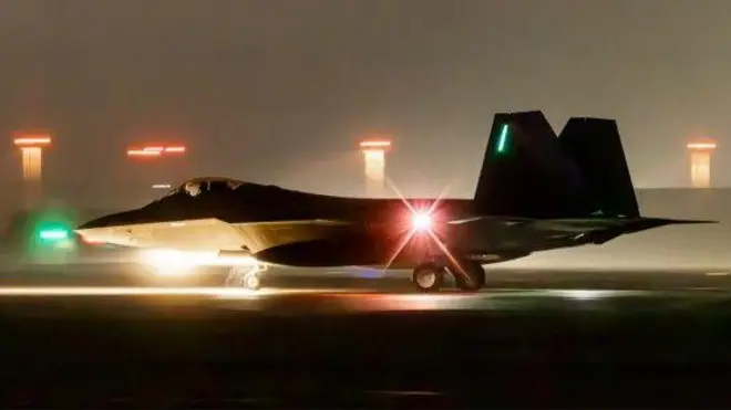 مقاتلة أمريكية من طراز إف-22 رابتور