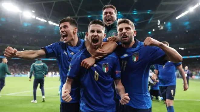 Італія в серії пенальті перемагає Іспанію і виходить до фіналу Євро-2020