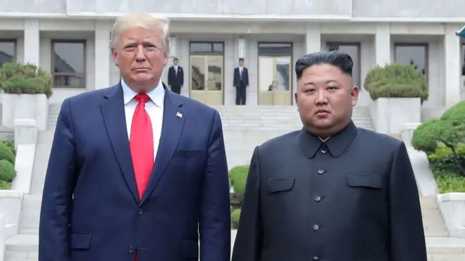 Tiraamp fi Kiim jong UN