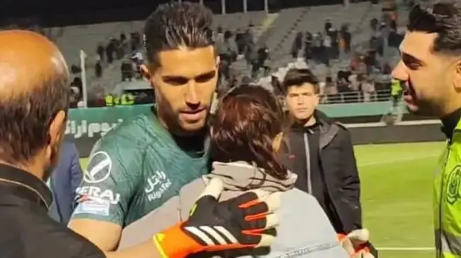 حسین حسینی دروازه بان استقلال