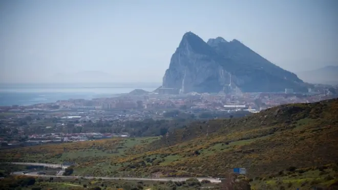 直布罗陀有大约3万名居民