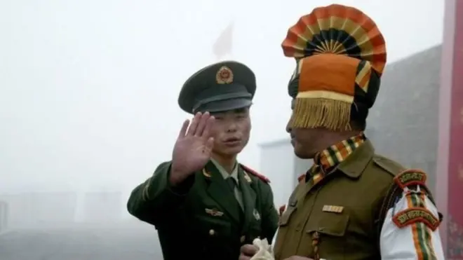 ทหารอินเดียและจีน