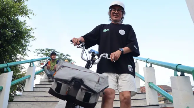 Ông Terames Lertsavetpong (Pae) đã dẫn một tour đi xe đạp miễn phí cho người Bangkok hơn một thập kỷ nay