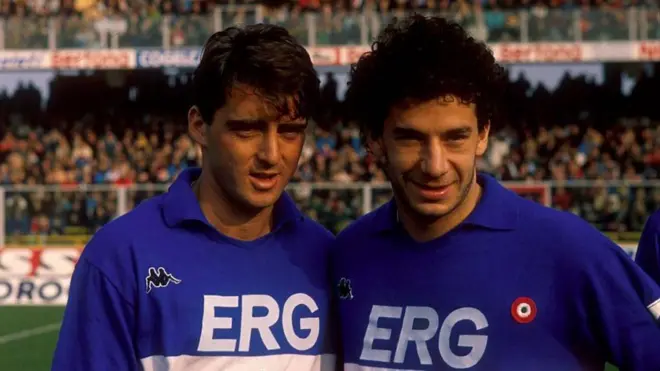 روبرتو مانچینی (چپ) و جان‌لوکا ویالی دوران طلایی سمپدوریا را رقم زدند