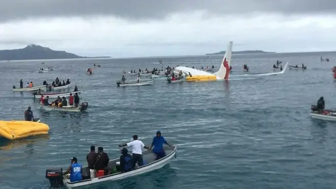 Pesawat Air Niugini jatuh di laguna Mikronesia