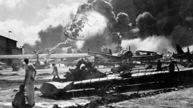 ၁၉၄၁ ခုနှစ် တုန်းက ပုလဲဆိပ်ကမ်း ဗုံးကြဲ တိုက်ခိုက်