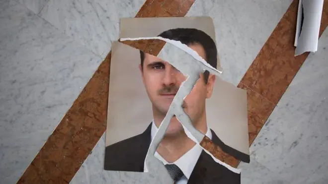 Potret Bashar al-Assad robek berada di dalam Istana Kepresidenan pada 10 Desember 2024 di Damaskus, Suriah.