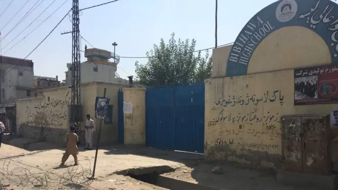 جلال اباد ښار دریمې ناحیې اړوند بي بي هوا ښوونځي ته څېرمه چاودنه وشوه.