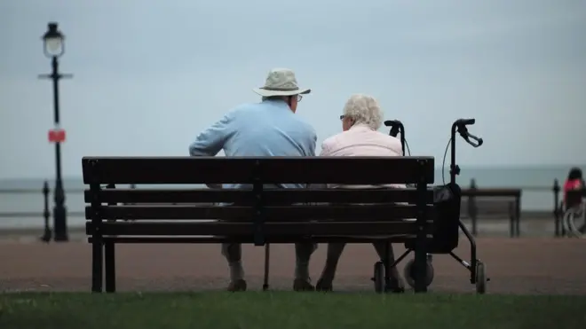 Путин поручил правительству догнать страны "клуба 80+" по продолжительности жизни.