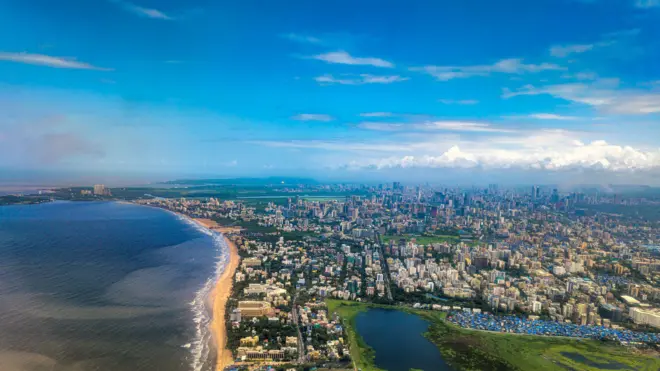 నీలి రంగు ఆకాశం