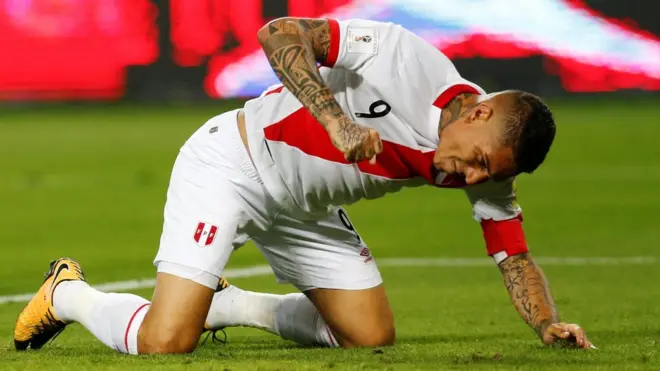 Guerrero marcó el gol que permitió a la selección peruana alcanzar el repechaje contra Nueva Zelanda.