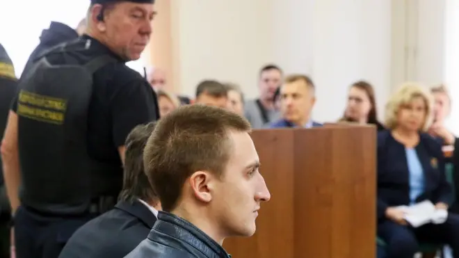 В Мосгорсуд на заседание по делу Устинова пришла уполномоченная по защите прав человека Татьяна Москалькова (на заднем плане справа)