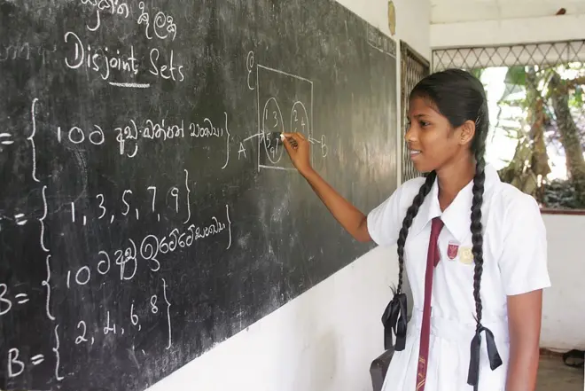 නව අධ්යාපන ප්රතිසංස්කරණ යටතේ පාසල් ශ්රේණි සංඛ්යාව 13 සිට 12 දක්වා අඩු කිරීමට යෝජනා කර ඇති බව අධ්යාපන අමාත්යාංශය පවසයි. ඒ අනුව, යෝජිත නව අධ්යාපන ප්රතිසංස්කරණ මගින් සෑම දරුවකුට ම අවුරුදු 17දී පාසල් අධ්යාපනය අවසන් කිරීමට අවස්ථාව සැලසෙනු ඇත.