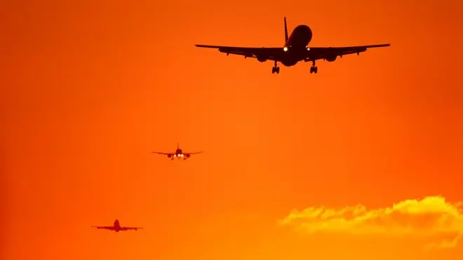 Летят самолеты