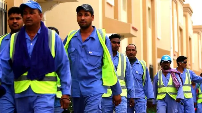 అత్వంత దుర్భరమైన పరిస్థితుల్లో వలస కార్మికులు పనిచేస్తున్నారని చెబుతారు