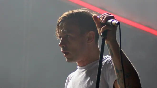 Співак дельфін