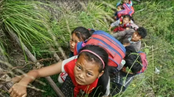 ඇල්මෙන් අකුරු උගනිව් ඉදිරි වැඩ තකා