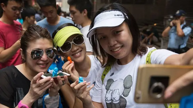 صينيون يستخدمون الانترنت