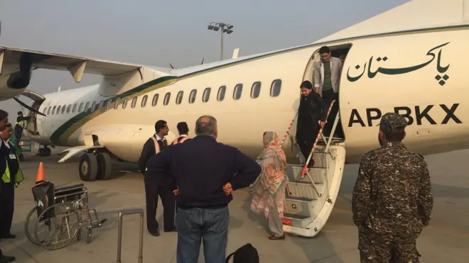 پی آئی اے کے پاس اس وقت دس اے ٹی آر طیارے ہیں جن میں سے پانچ اے ٹی آر 72 جبکہ پانچ چهوٹے اے ٹی آر 42 طیارے ہیں