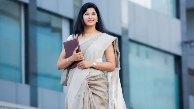 රාජ්‍ය ආයතනයක සම්මුඛ සාකච්ඡාවකට ගිය කාන්තාව