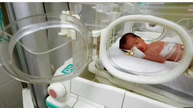 oyún oṣù méje ààbọ̀ to ku