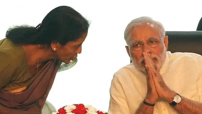 निर्मला सीतारमण और प्रधानमंत्री मोदी