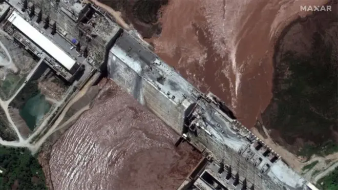 سد النهضة تحت الإنشاء