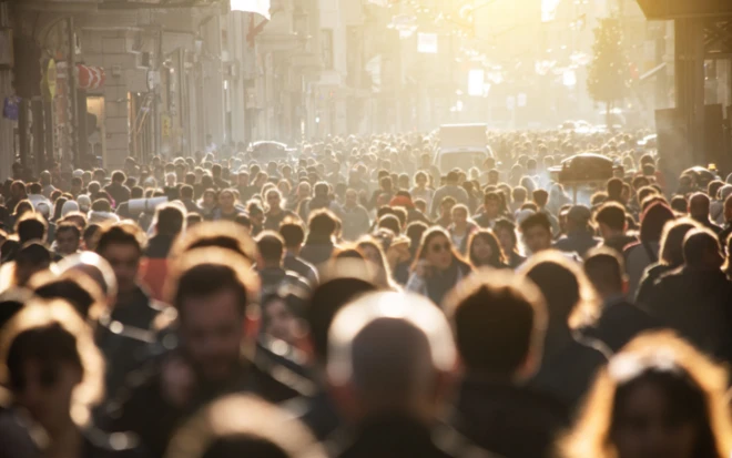 ย้อนแสงของคนแน่นเมือง 