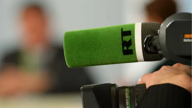 В RT назвали решение банка о заморозке счетов "непостижимым"