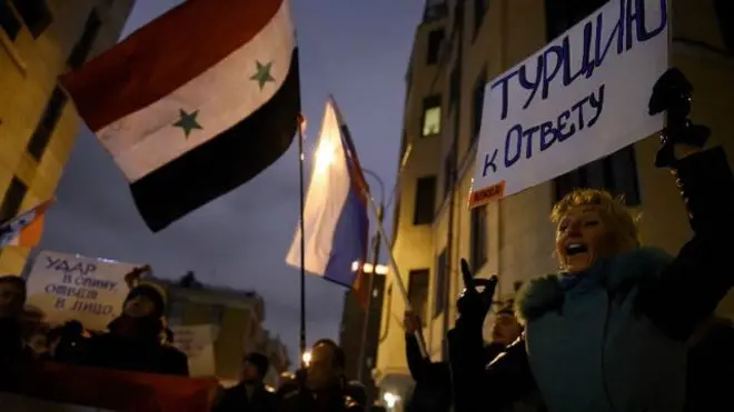 Гибель российского пилота вызвала резкую реакцию Москвы и привела к существенному обострению отношений России и Турции