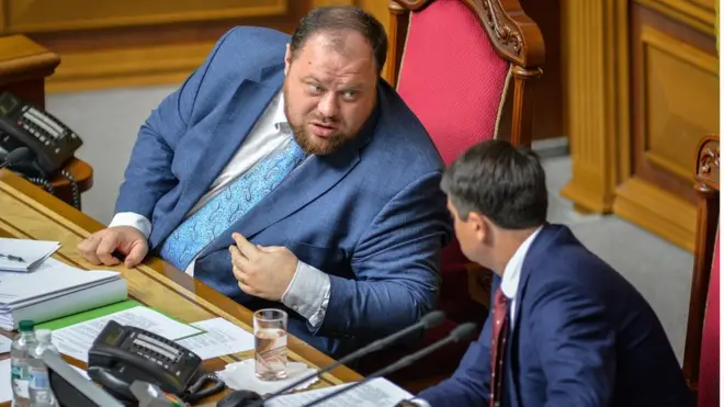 Керівництво Верховної Ради оголосило боротьбу із "законодавчим спамом". Більшість позбавляє окремих документів наполягати на розгляді своїх поправок у сесійній залі