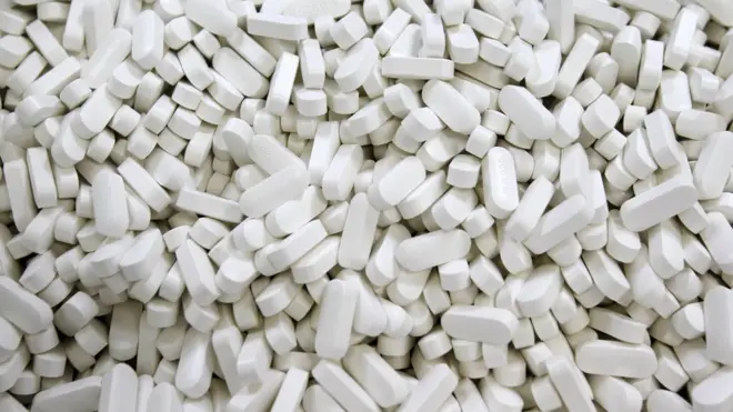 белые таблетки