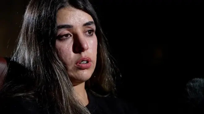 素娅德于2014年时从家中被伊斯兰国武装分子掳走囚禁，并遭受到多年的性虐待
