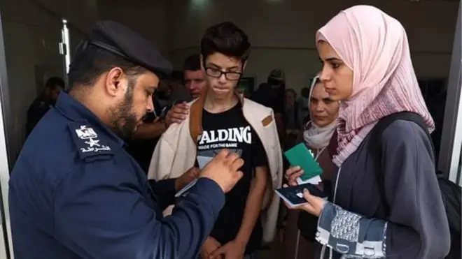 Рафаҳ ўтиш нутқасида ғазоликлар қаттиқ текширилмоқда. Улар асосан икки фуқароликка эга фаластинликлар.