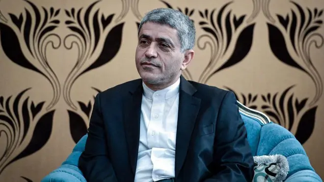 دیدار علی طیب نیا وزیر امور اقتصادی و دارایی با معاون صدراعظم و زیگمار گابریل وزیر اقتصاد و انرژی آلمان (دیده نشده) در ساختمان وزارت اقتصاد در تهران، ایران در تاریخ ۳ اکتبر ۲۰۱۶.