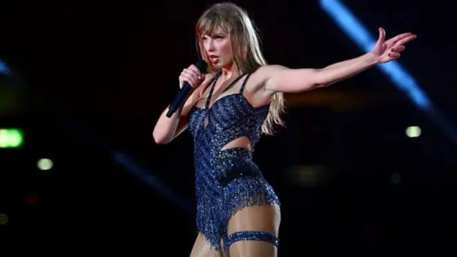 tejlor Svift je u objavi na Instagramu pozvala obožavatelje i obožavateljke da naprave izbor