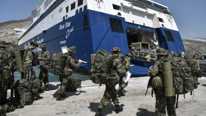 Meis'e giden Yunan askerleri