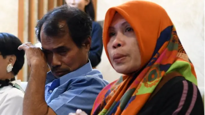 Maharuddin Lunani akhirnya bertemu kembali dengan istrinya, Wa Daya, setelah disandera selama 90 hari oleh kelompok Abu Sayyaf