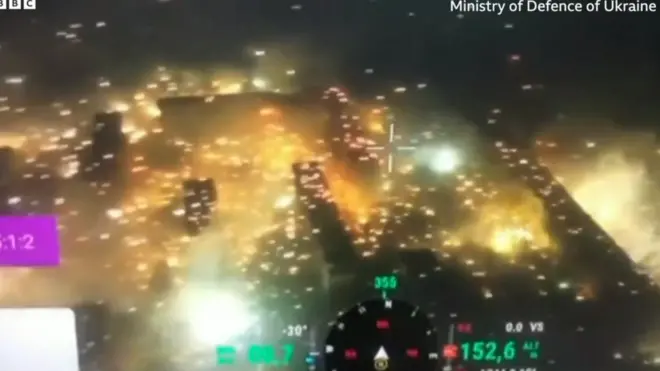 لقطات مصورة بطائرة بدون طيار، أظهرت حرائق في باخموت يبدو أنها نتيجة فسفور أبيض