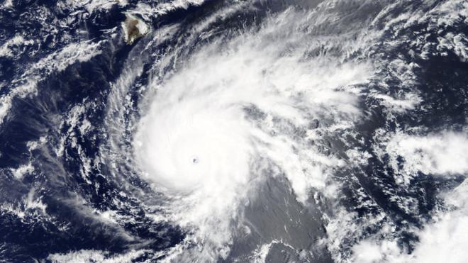 Vista satelital del huracán Lane