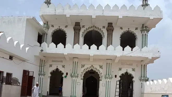 Sawirka masaajidka Bilaal ka hor inta aan la duminin